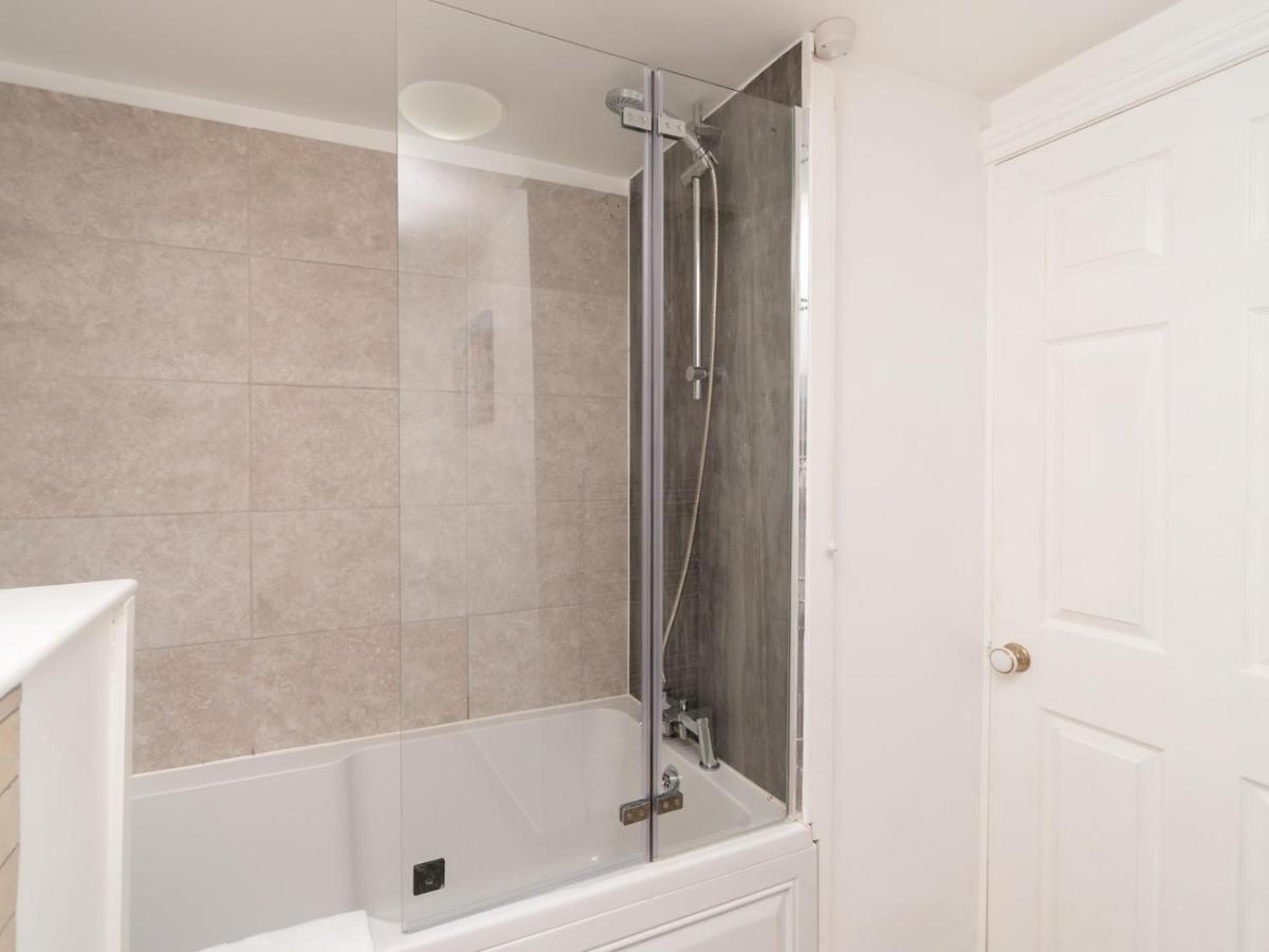 Pass The Keys Lovely 1 Bed Apartment With Free Parking Bath Exterior foto
